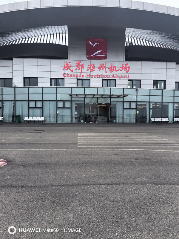 成都淮洲機場  監控+電動伸縮門增加遠距離遙控器